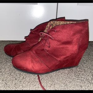 Maroon Wedges